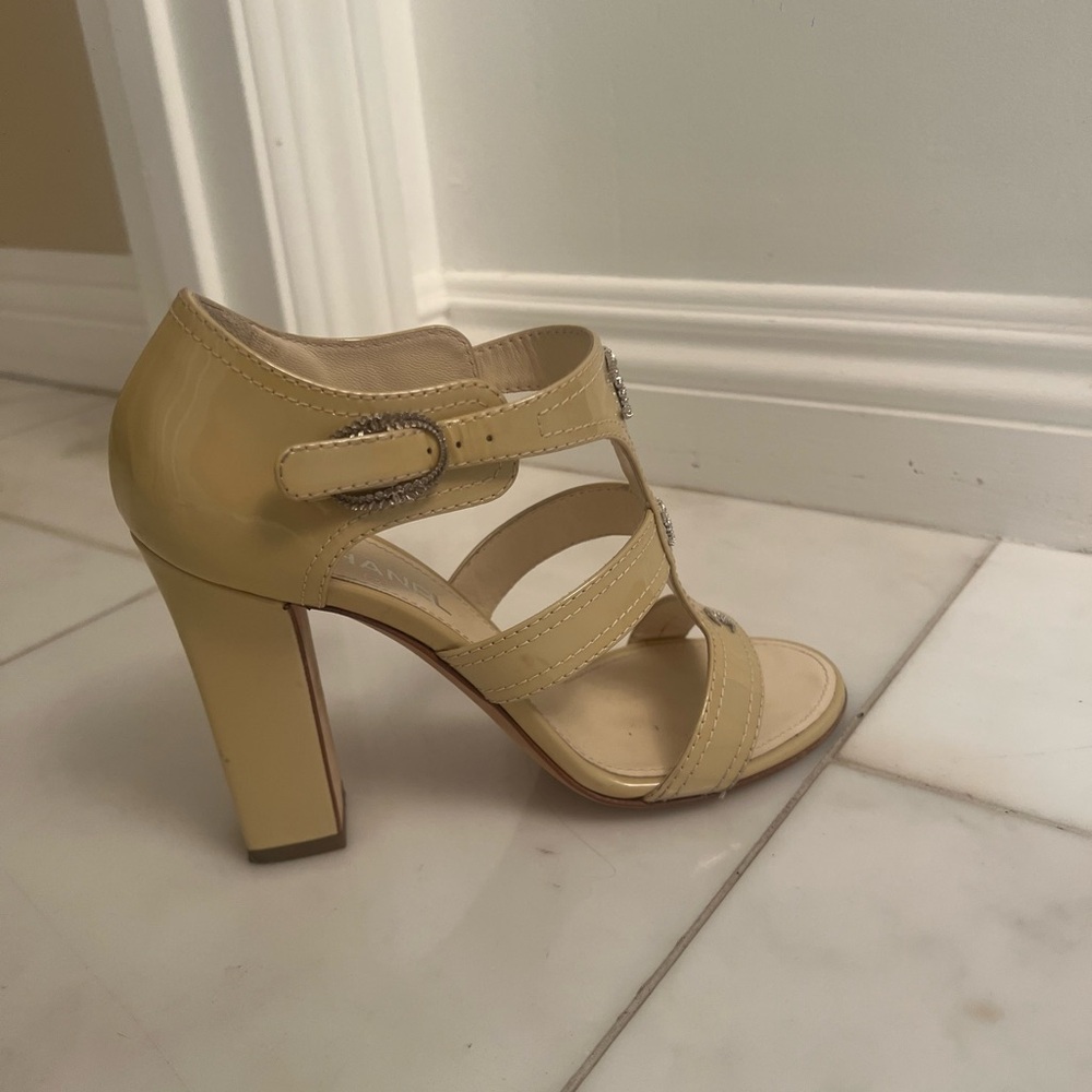 Patent Crystal CC Sandals 37 Beige Clair